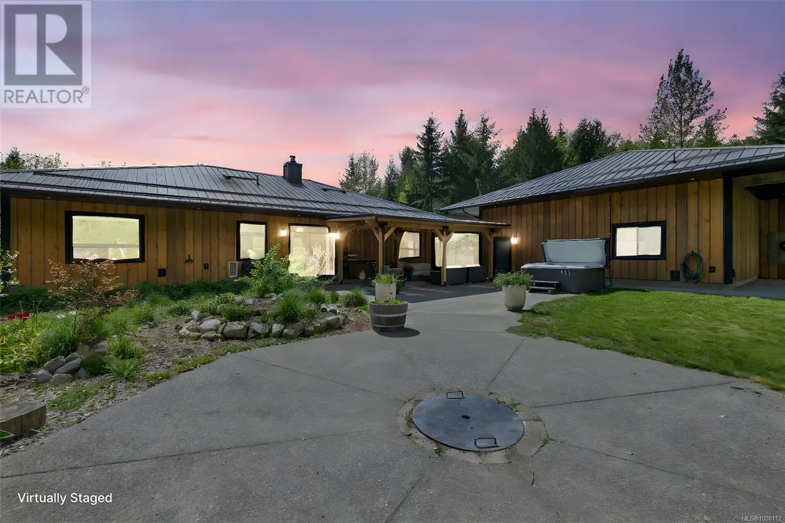 7695 Cowichan Lake Rd