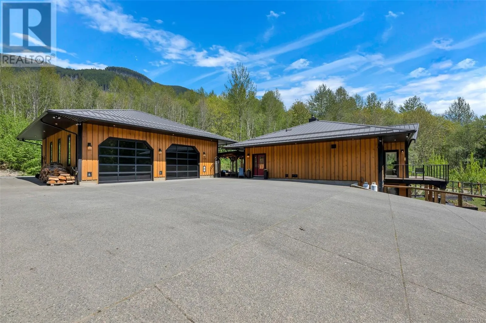7695 Cowichan Lake Rd