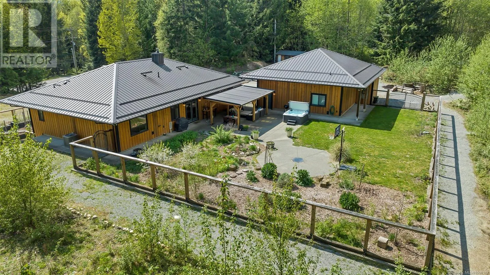 7695 Cowichan Lake Rd
