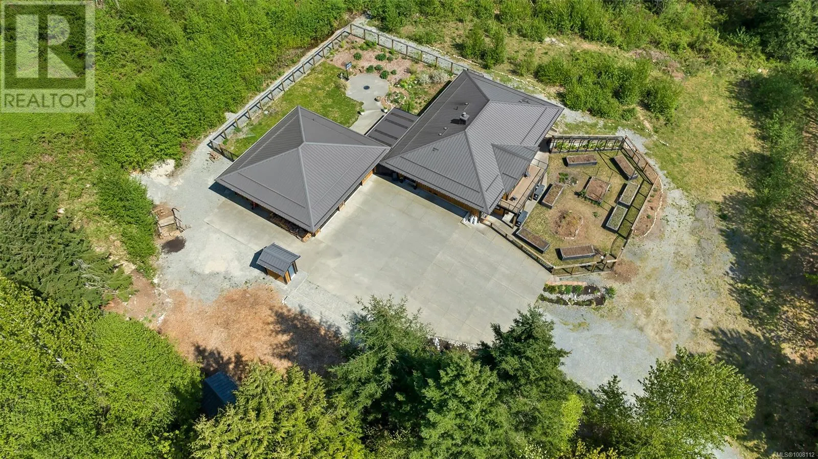 7695 Cowichan Lake Rd
