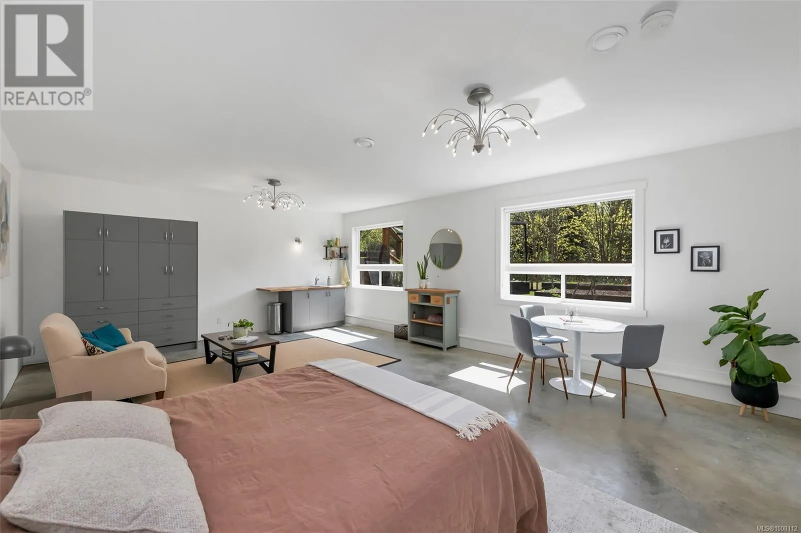7695 Cowichan Lake Rd