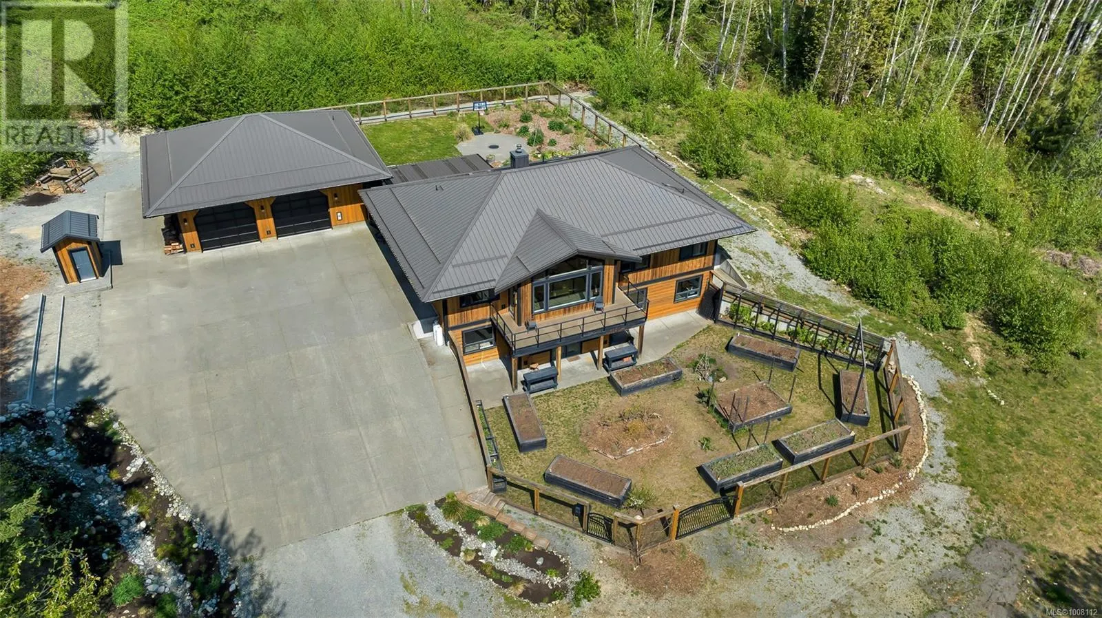 7695 Cowichan Lake Rd