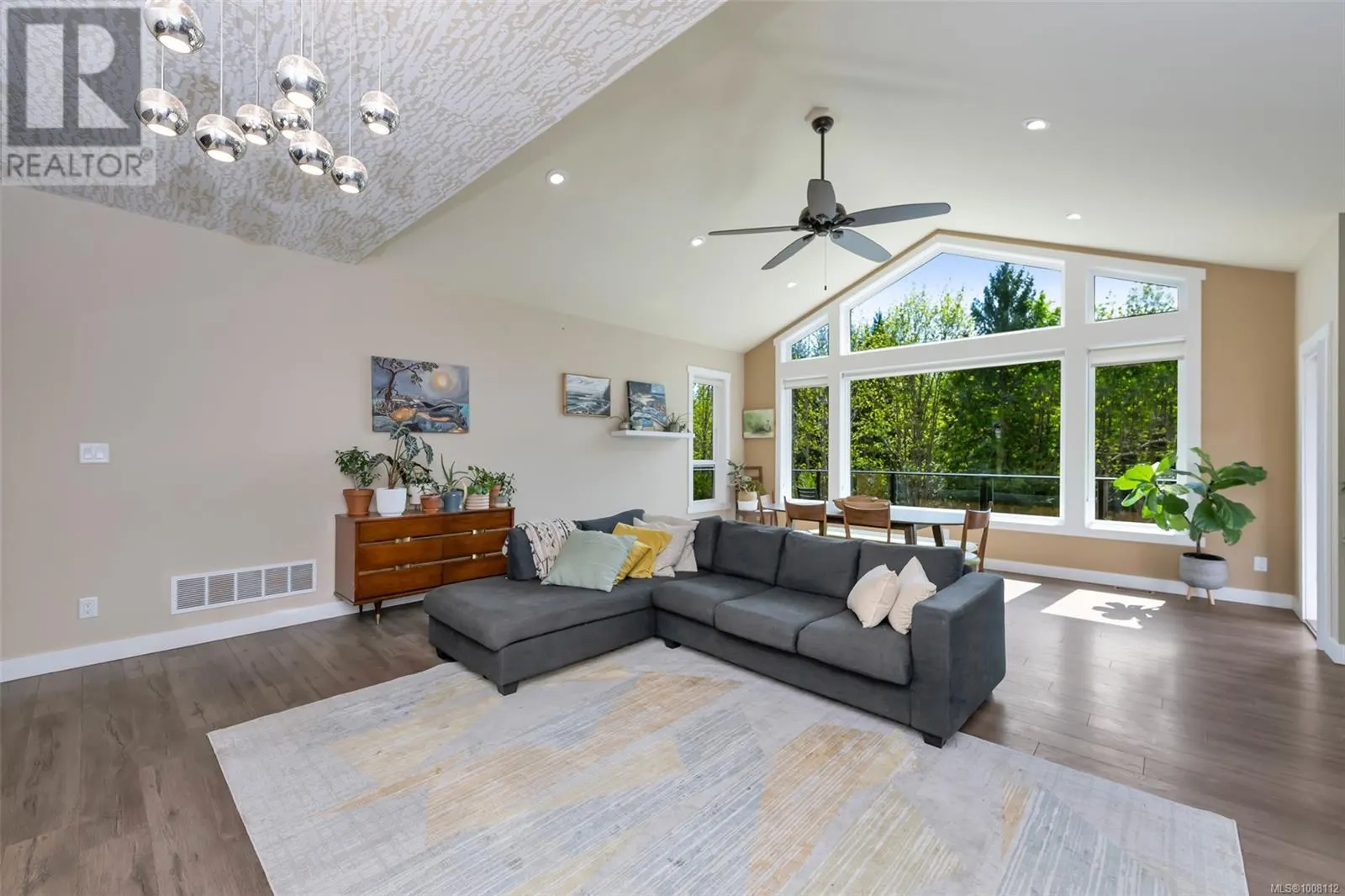 7695 Cowichan Lake Rd
