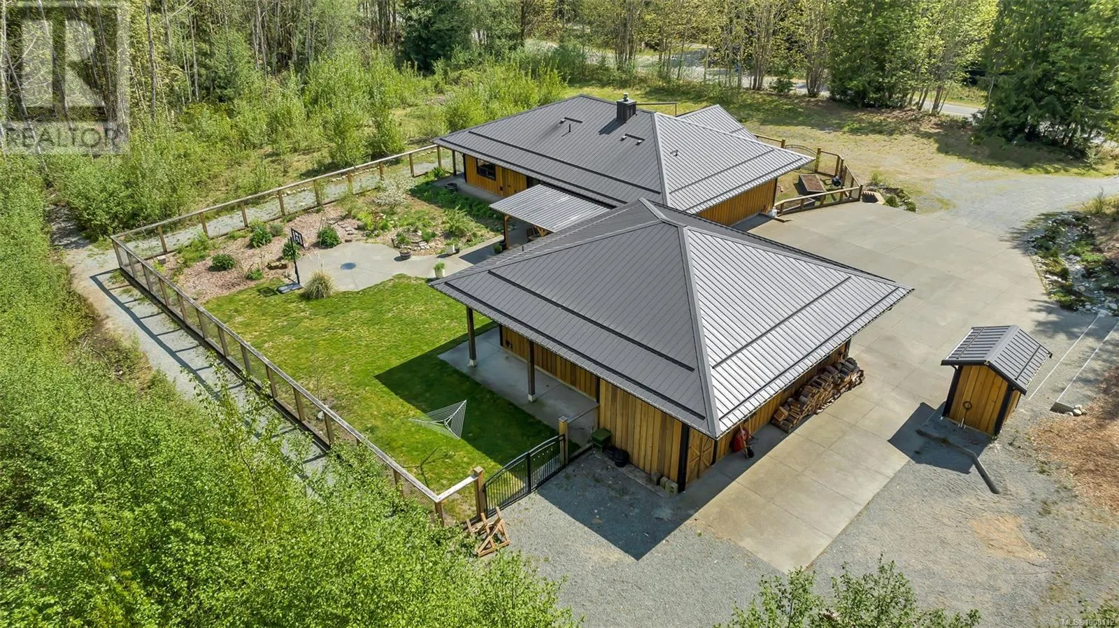 7695 Cowichan Lake Rd