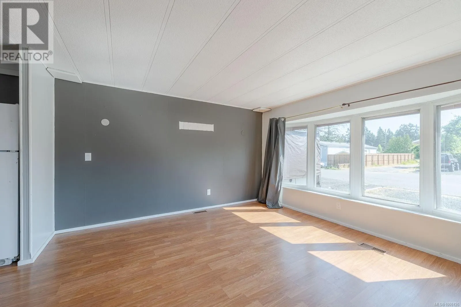 12 1700 Alberni Hwy
