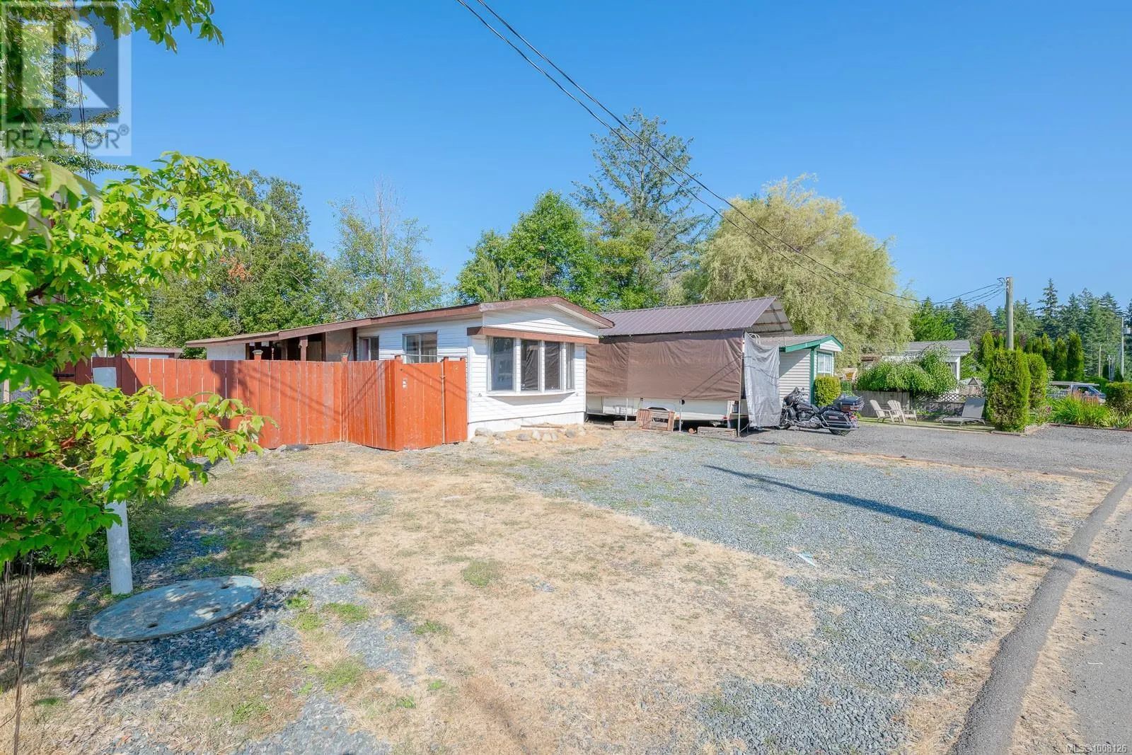 12 1700 Alberni Hwy