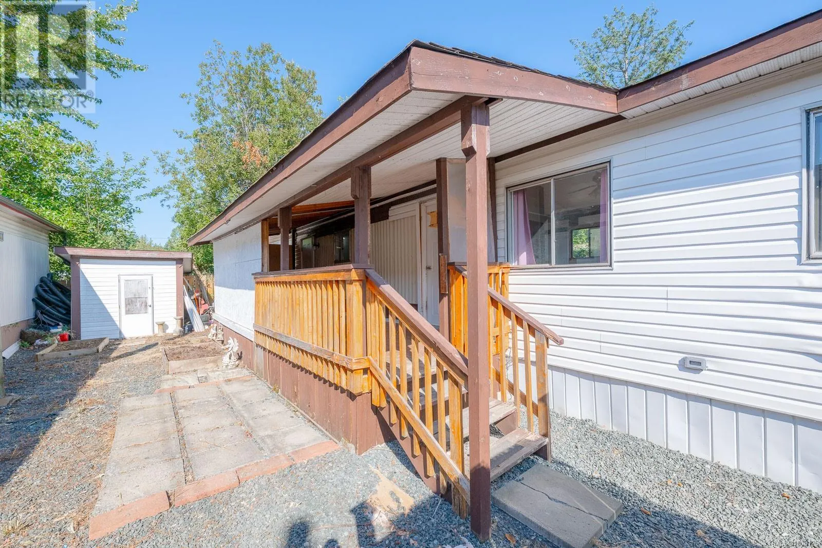 12 1700 Alberni Hwy