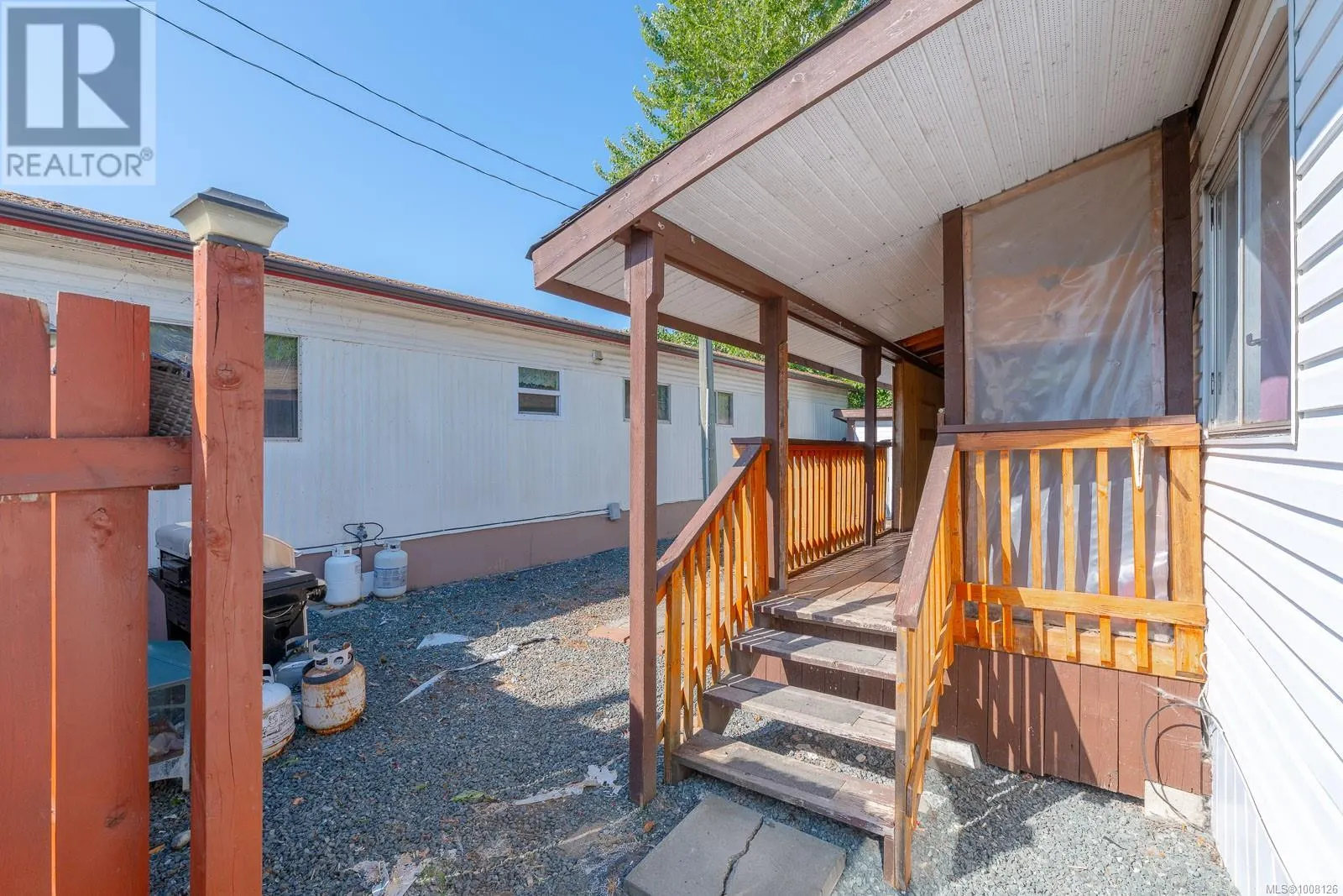 12 1700 Alberni Hwy