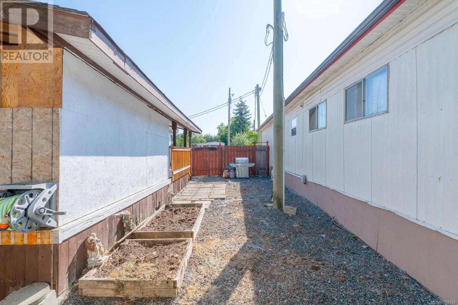 12 1700 Alberni Hwy