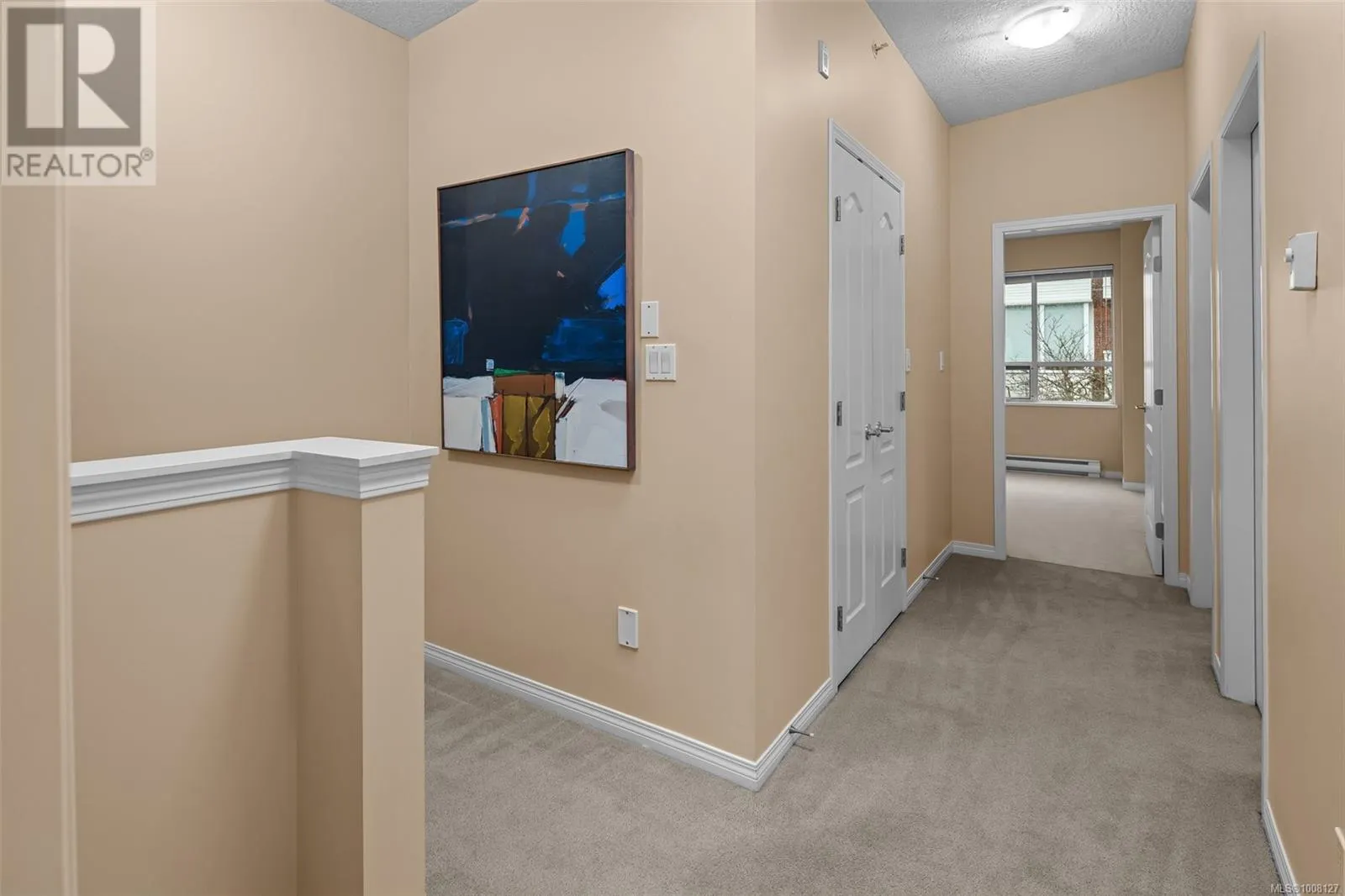 TH5 370 Waterfront Cres