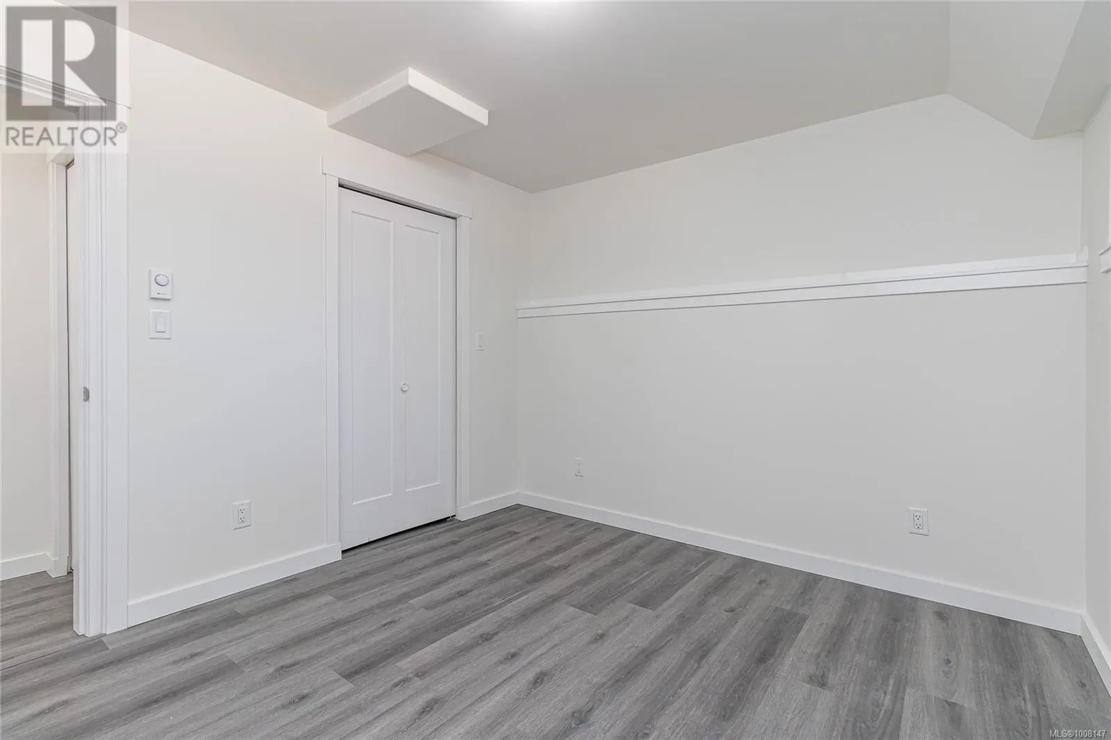 5350 Metral Dr
