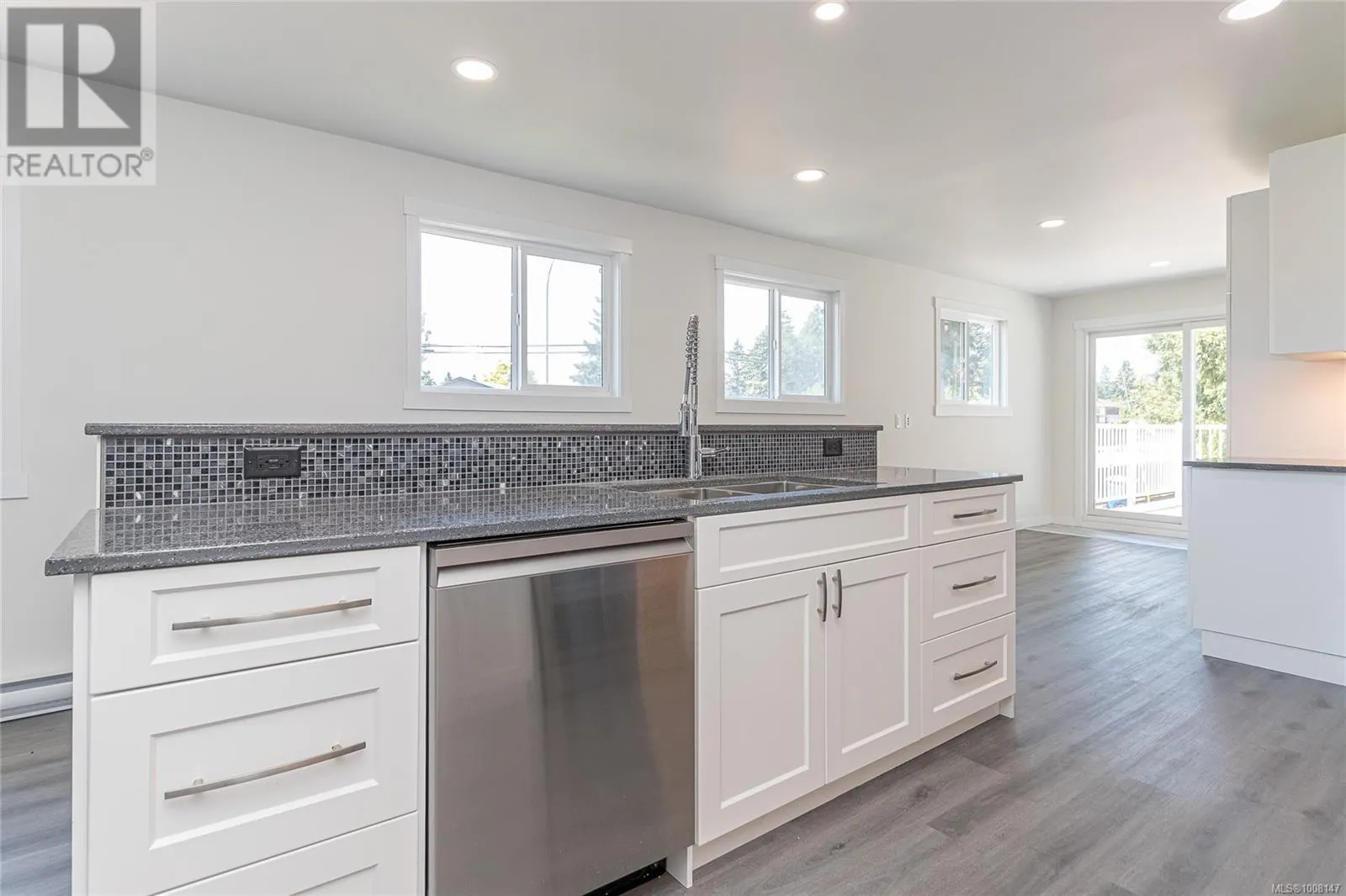 5350 Metral Dr