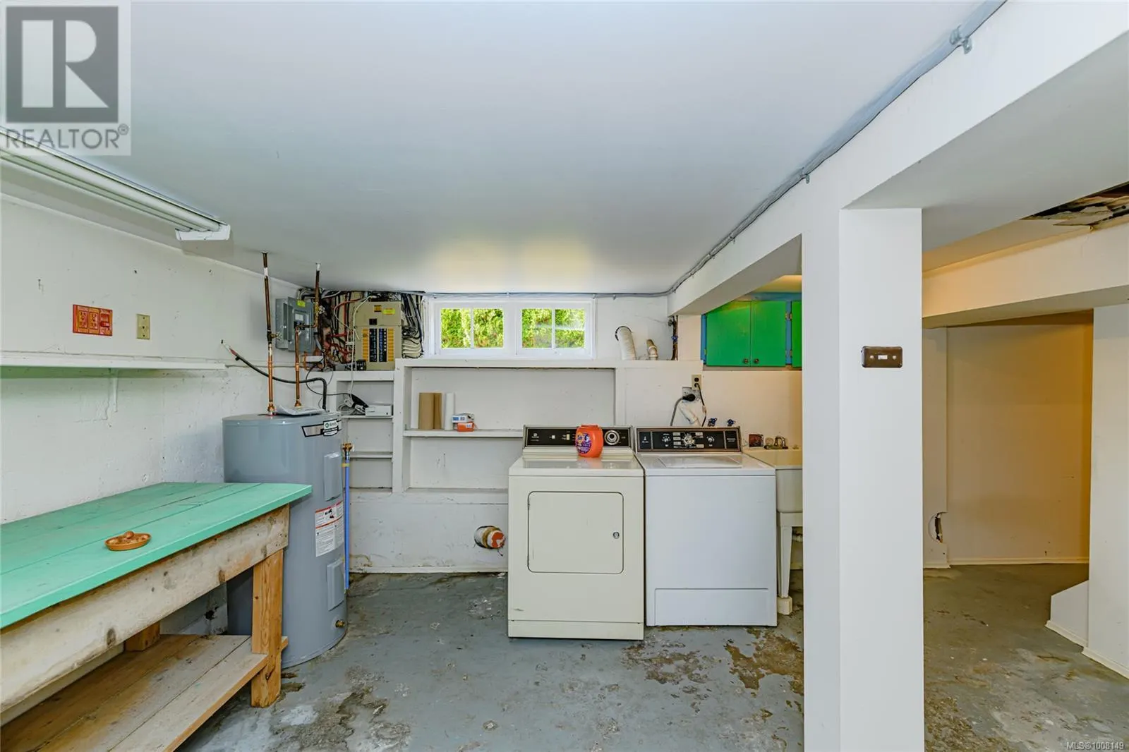 787 Newport Ave