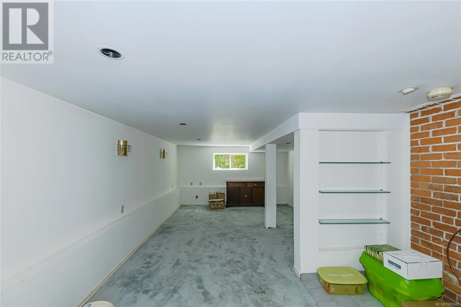 787 Newport Ave