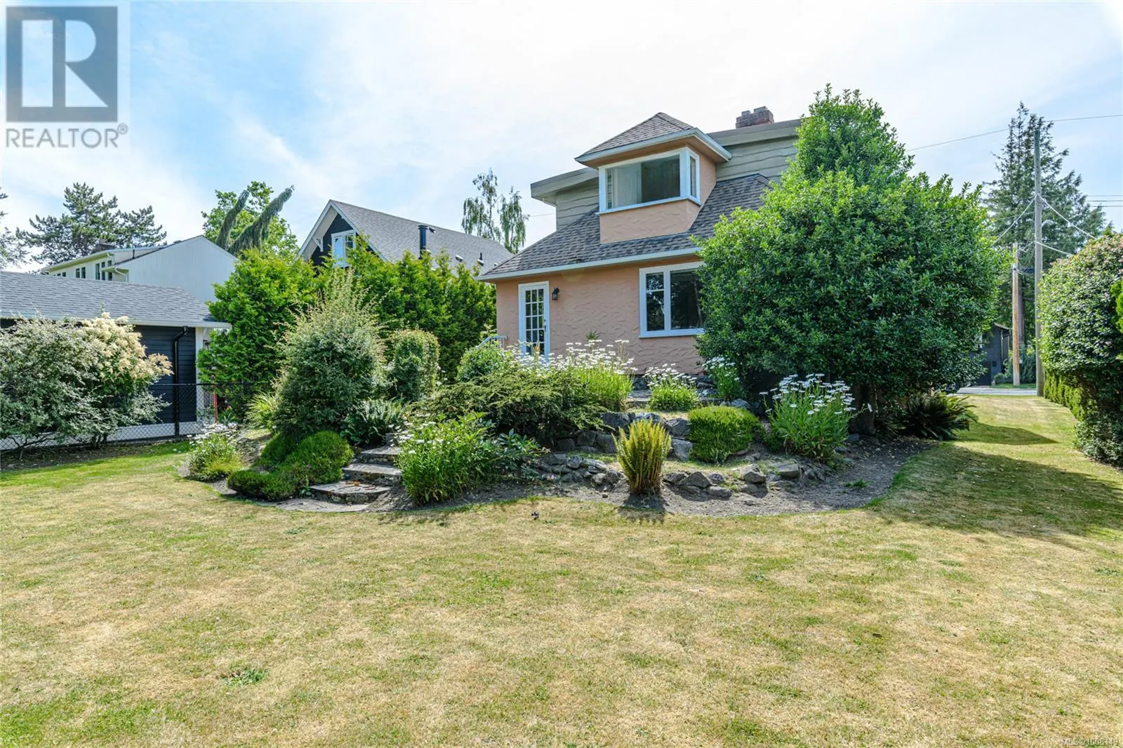 787 Newport Ave