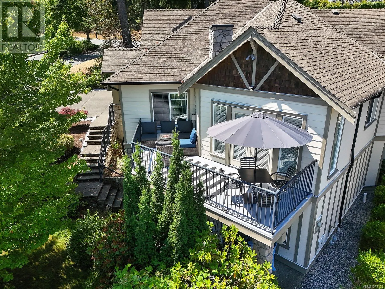 2110 Bishops Gate