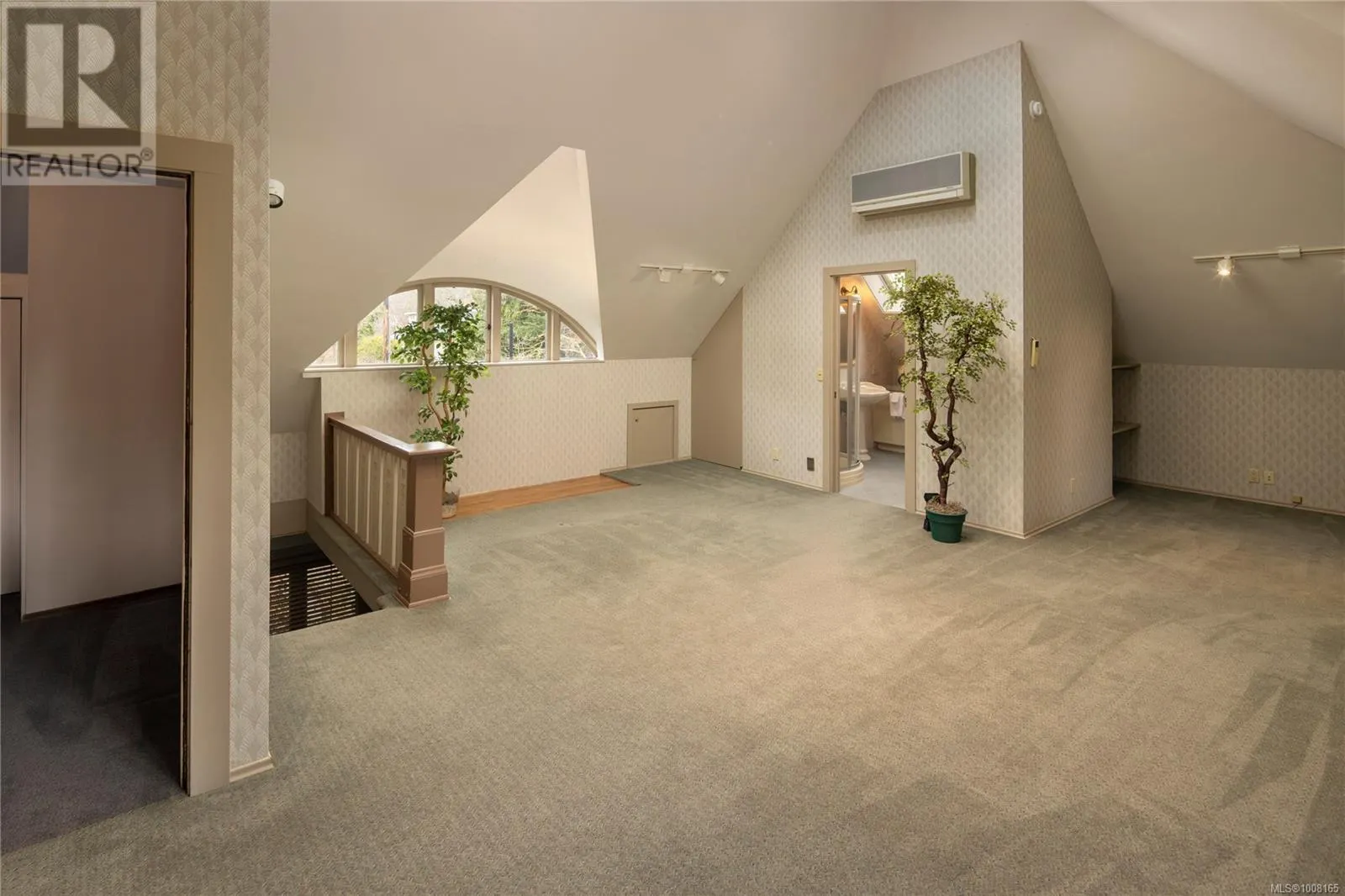 1521 Shasta Pl
