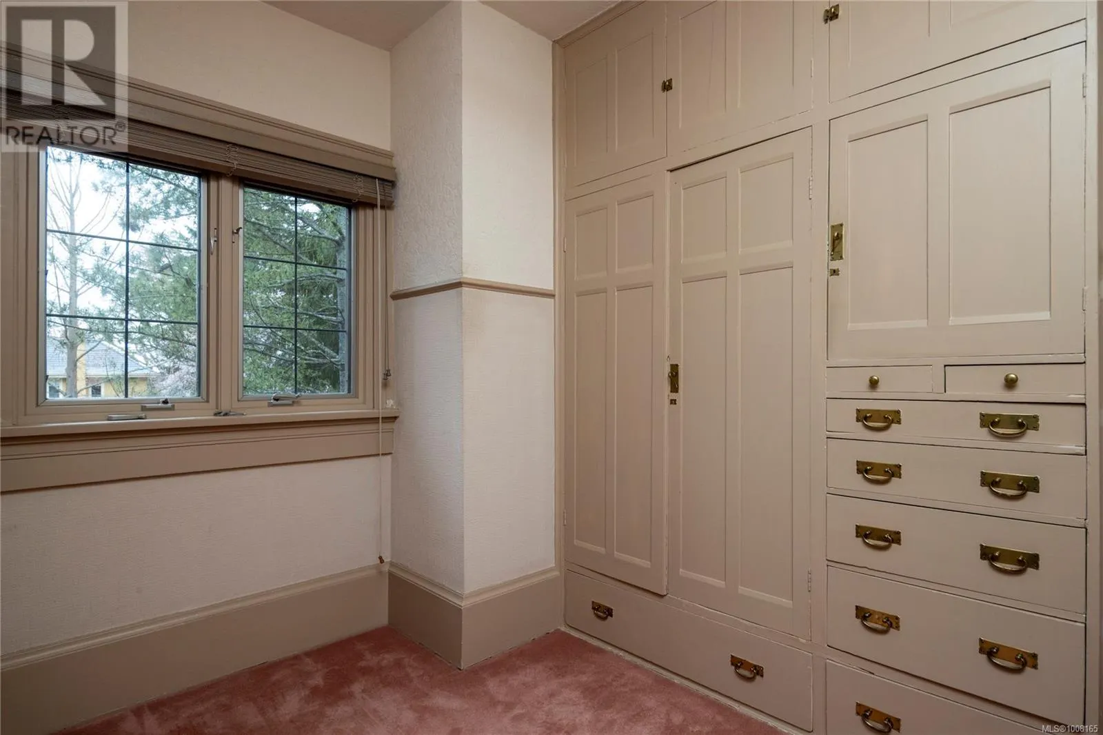1521 Shasta Pl