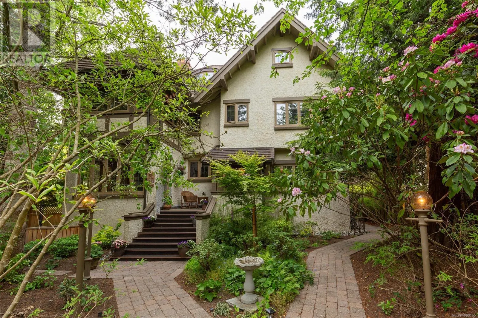 1521 Shasta Pl