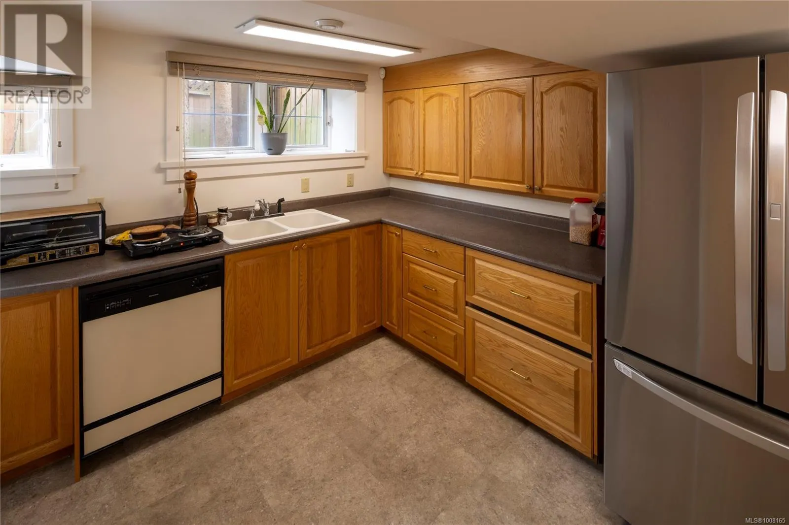 1521 Shasta Pl