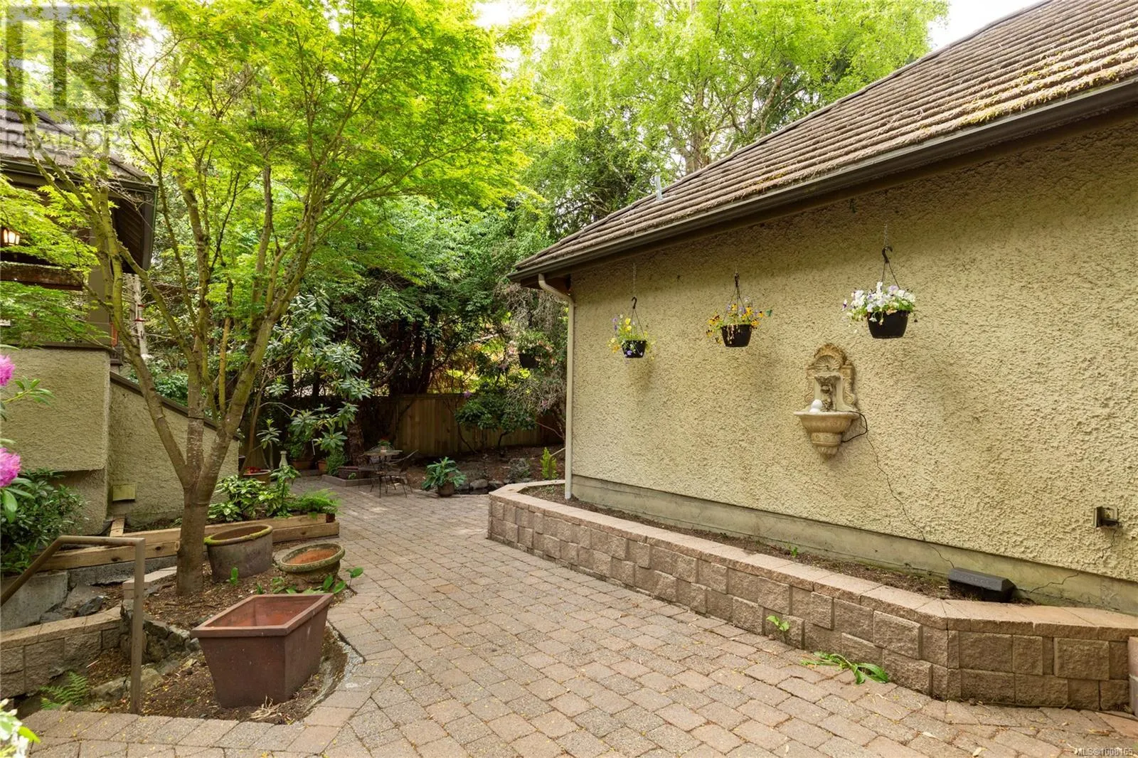 1521 Shasta Pl