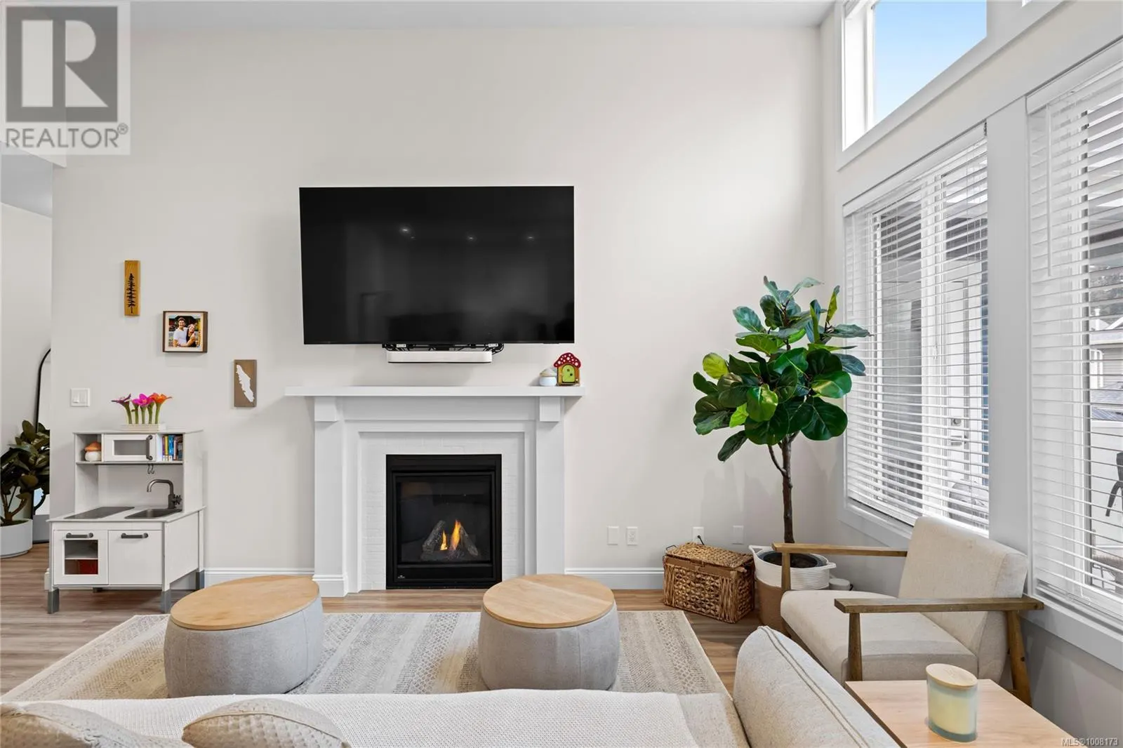 907 Park Ave