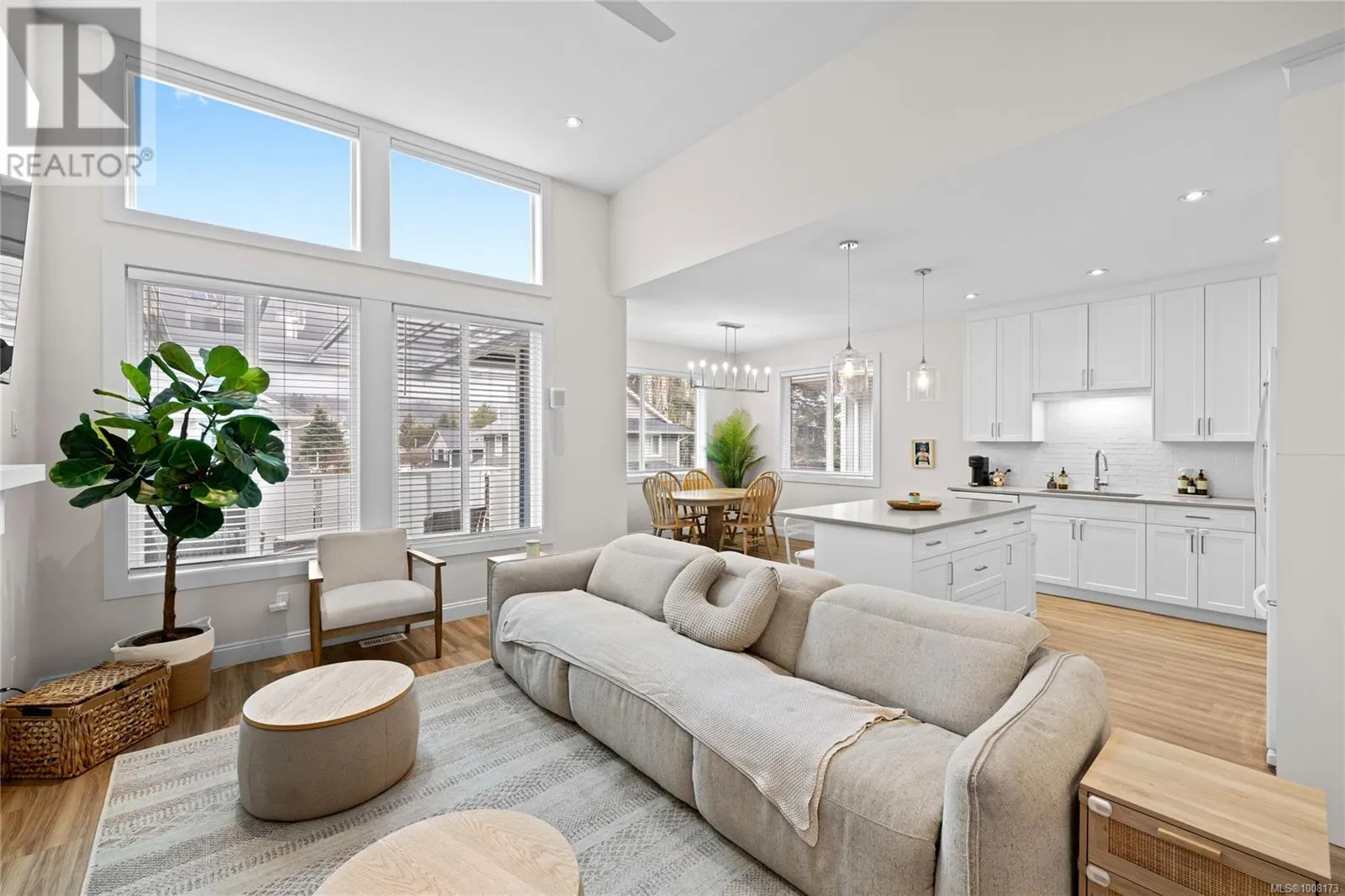 907 Park Ave