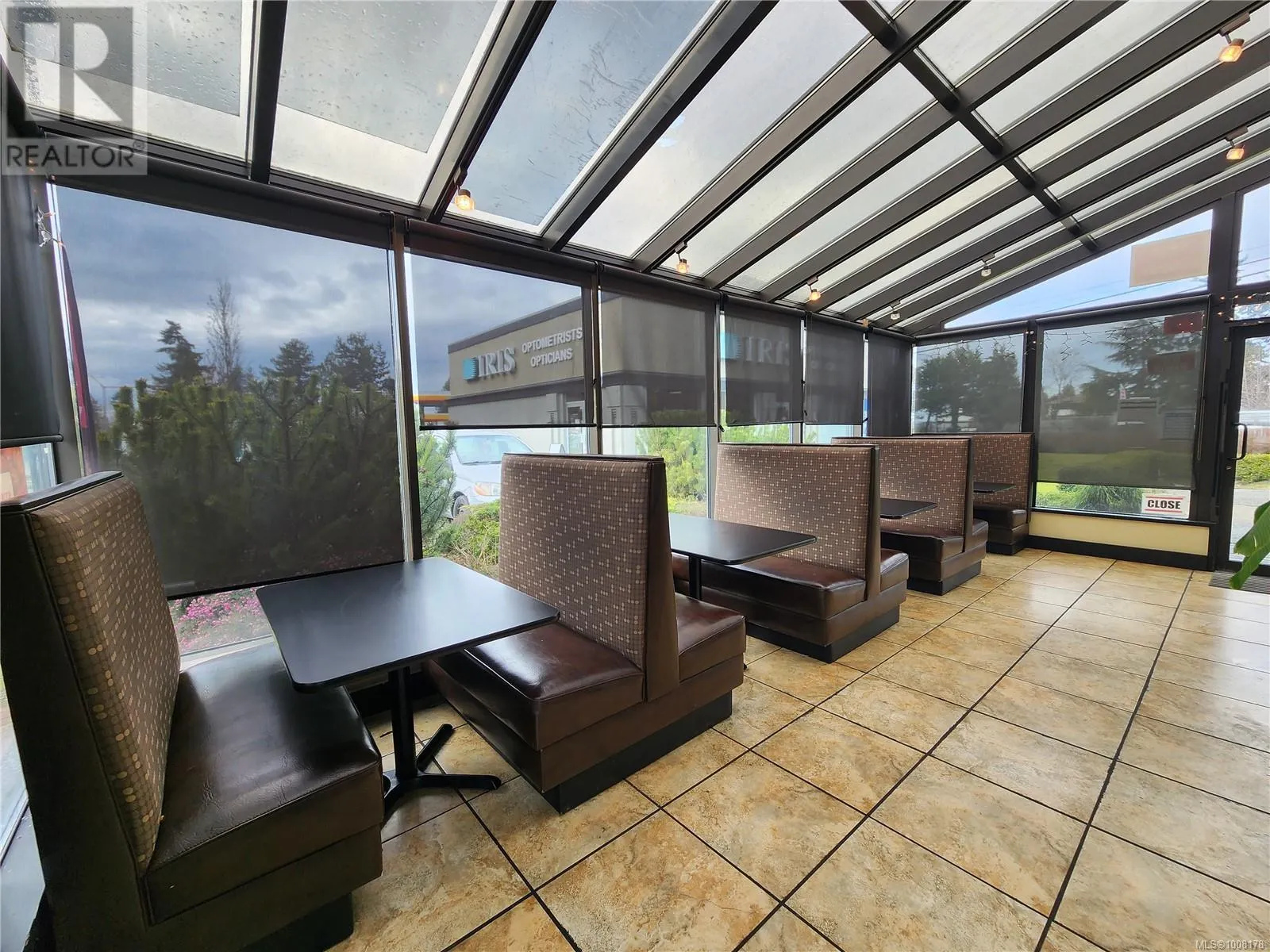 382 Island Hwy E