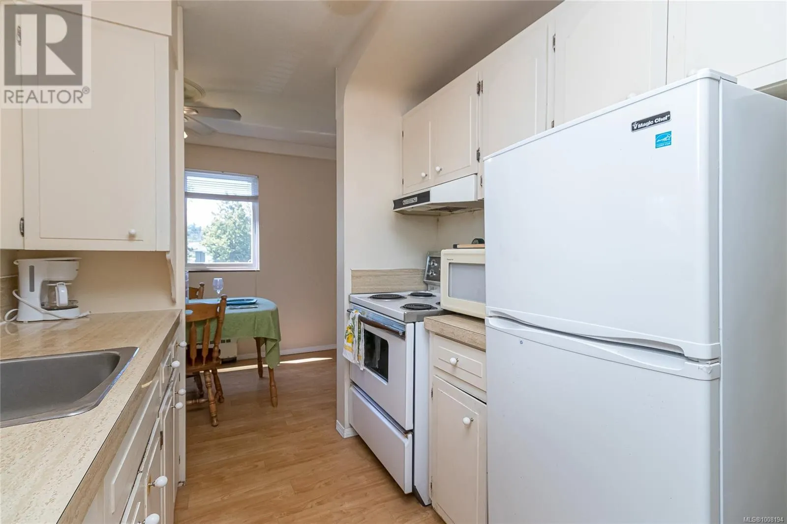 212 2040 White Birch Rd