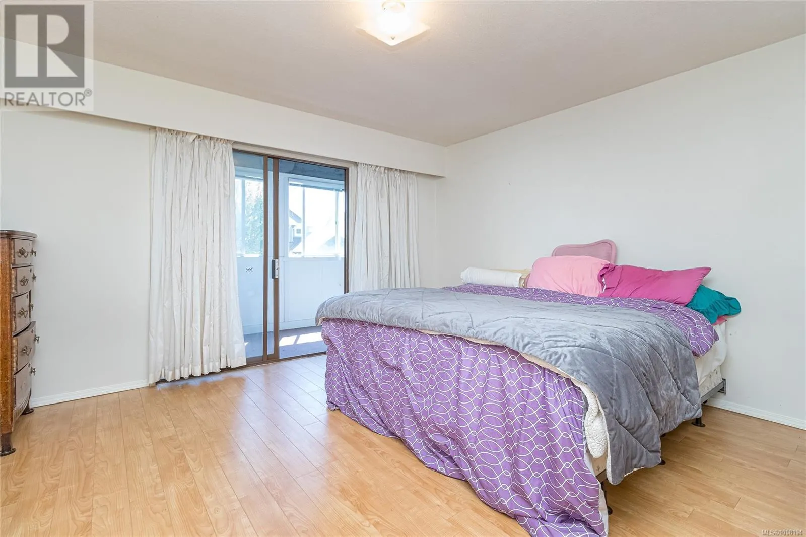 212 2040 White Birch Rd