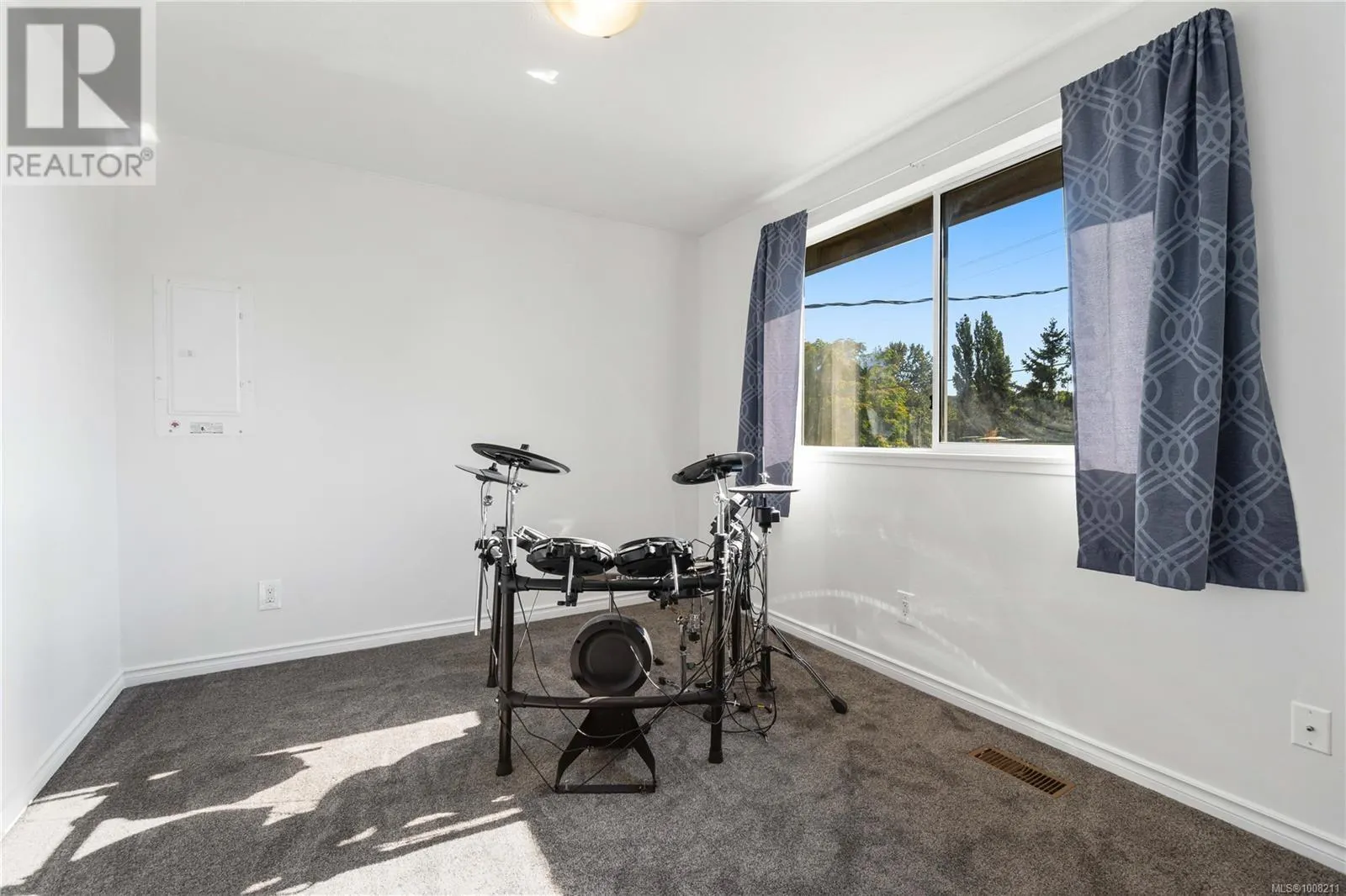 375 Bruce Ave