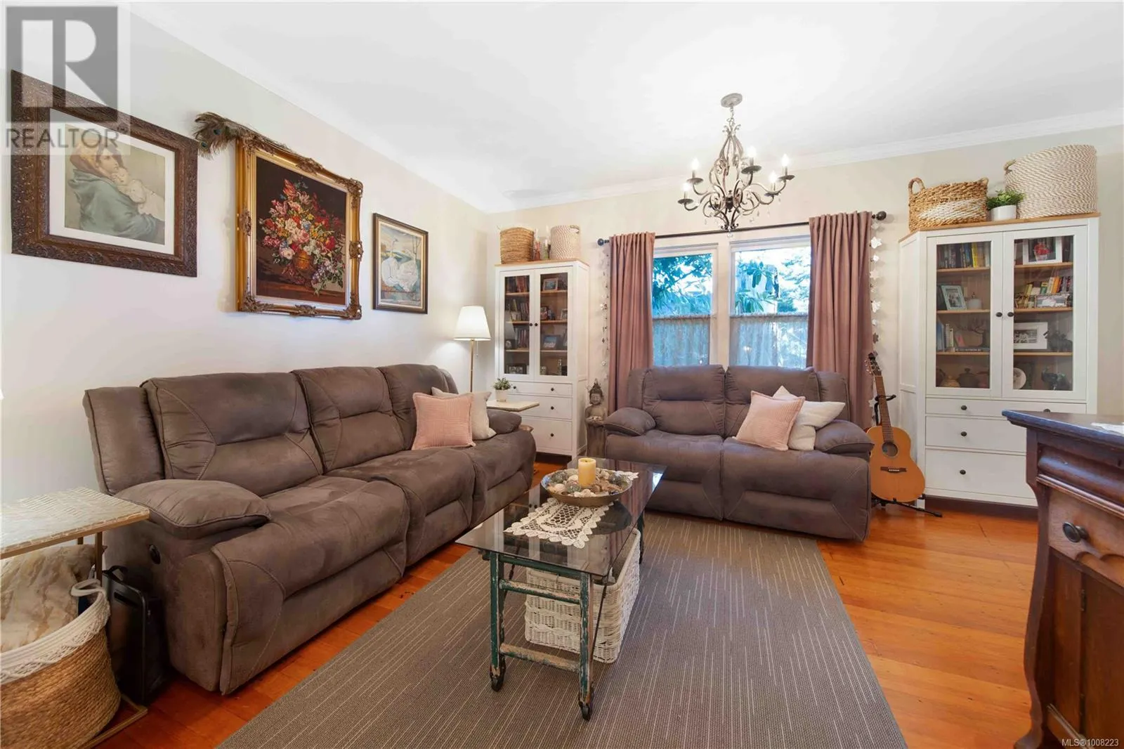 28 Roberts St