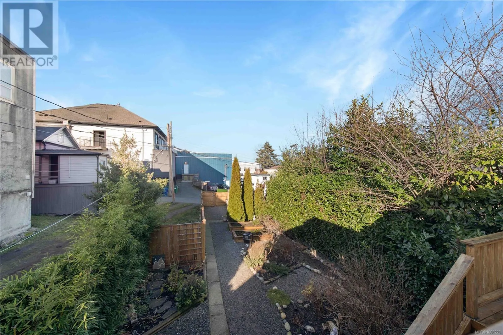 28 Roberts St