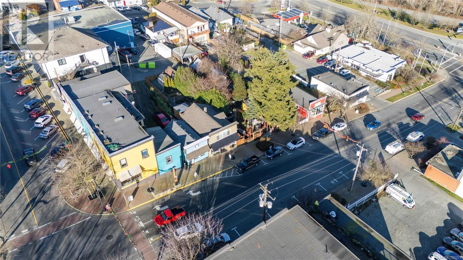 28 Roberts St