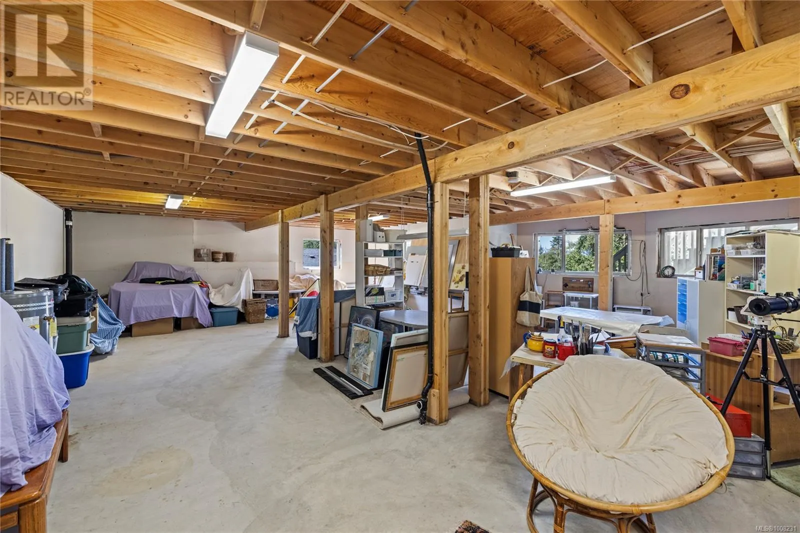 3122 Dolphin Dr NW