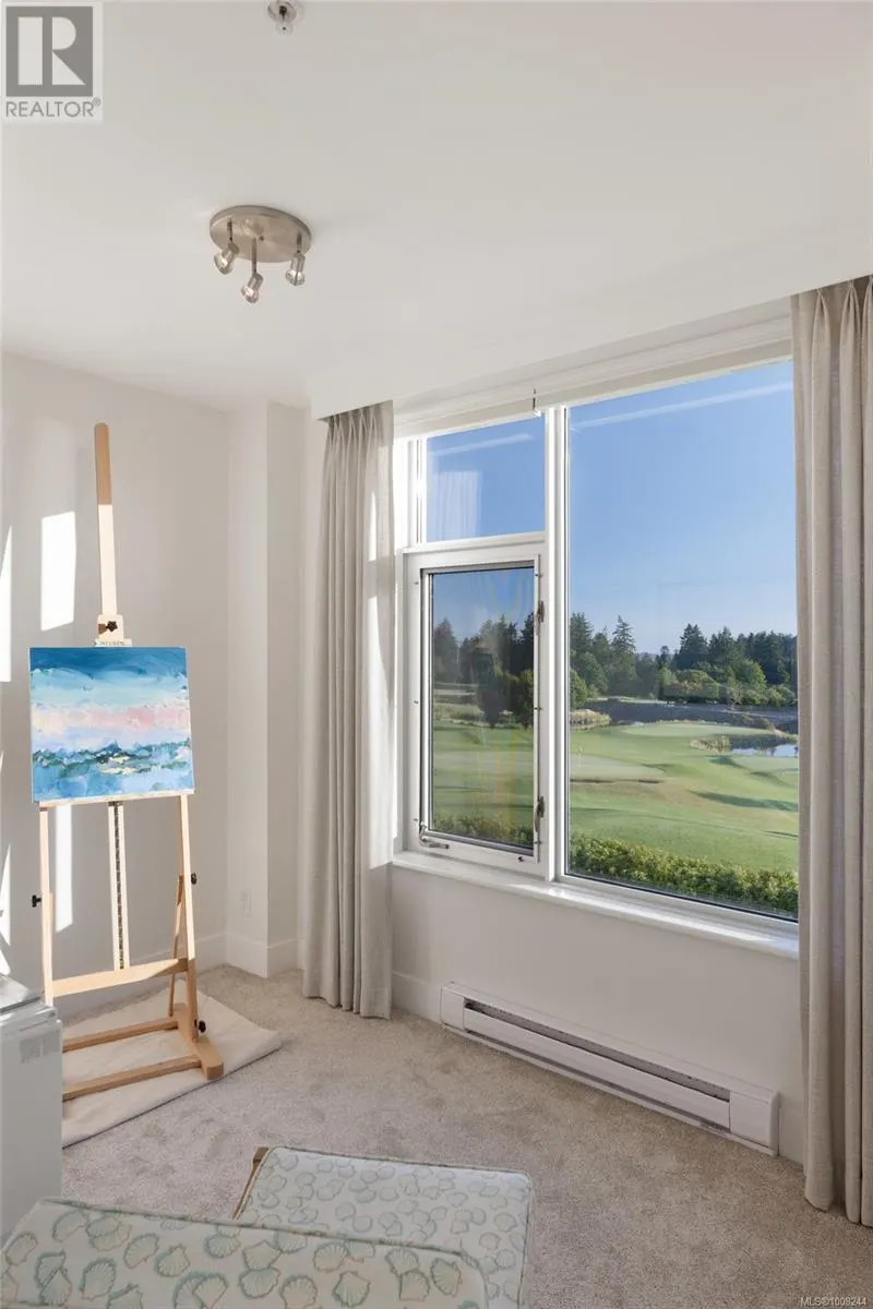 5322 Sayward Hill Cres