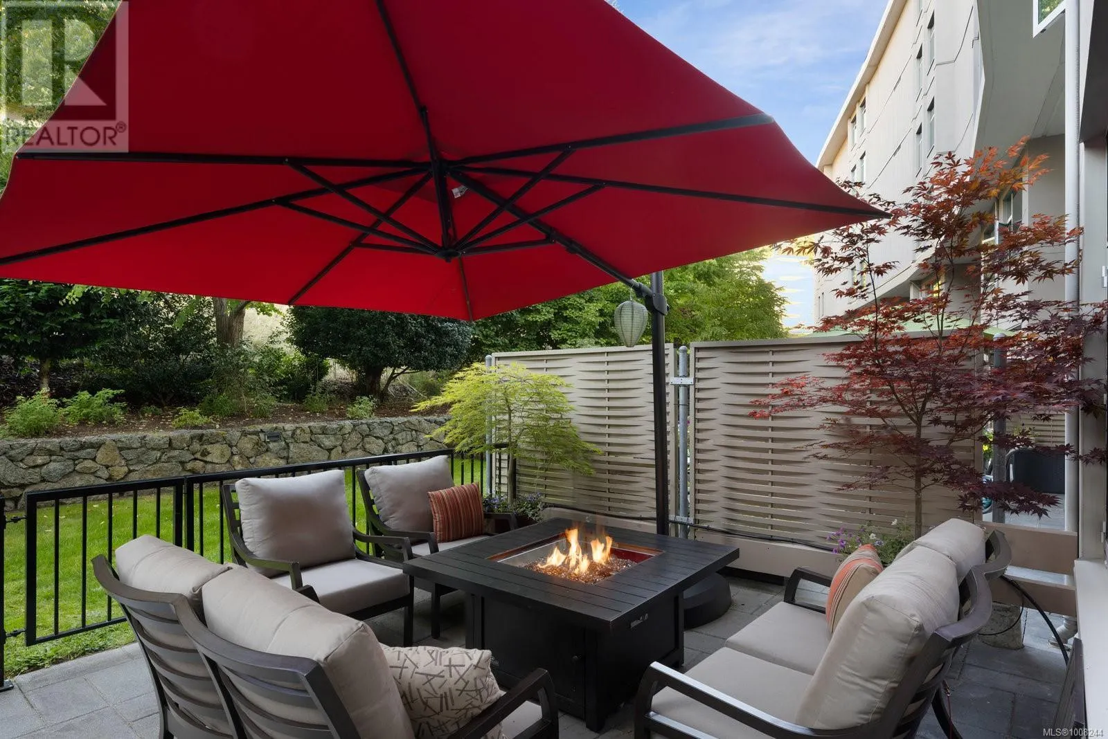 5322 Sayward Hill Cres