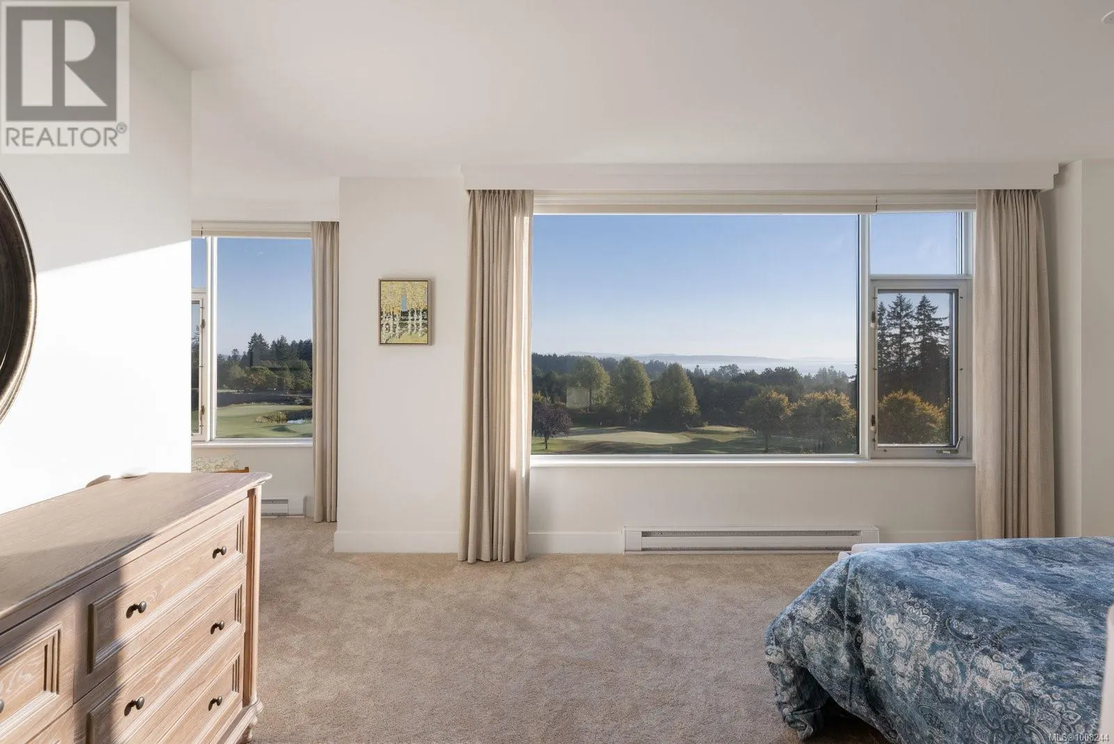5322 Sayward Hill Cres