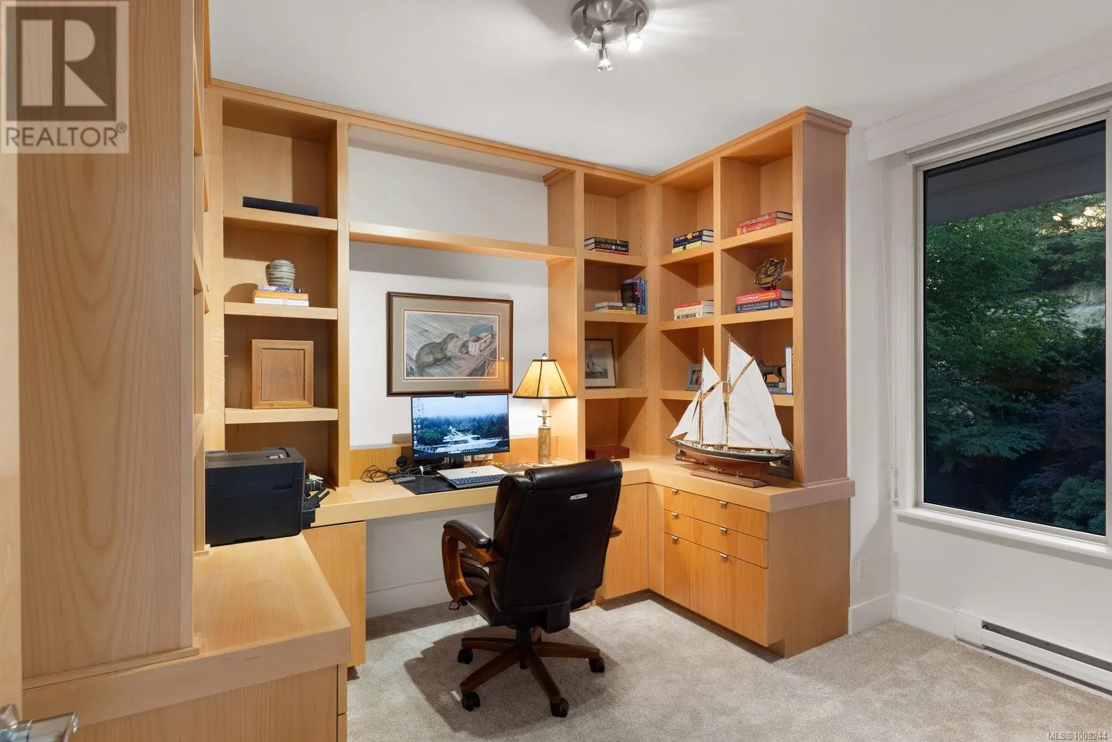5322 Sayward Hill Cres