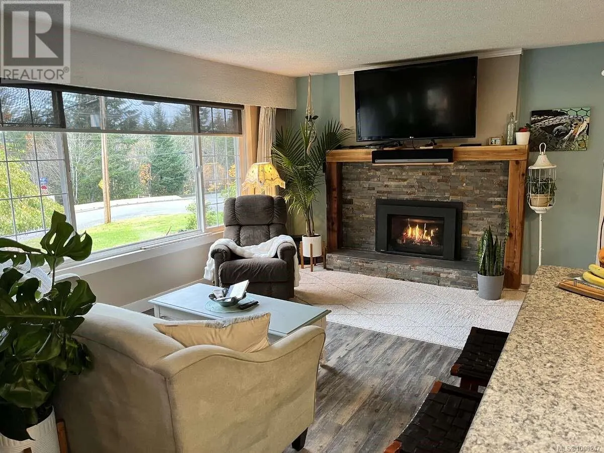 2296 Cameron Dr