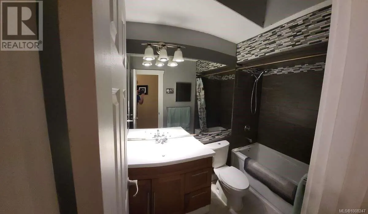 2296 Cameron Dr