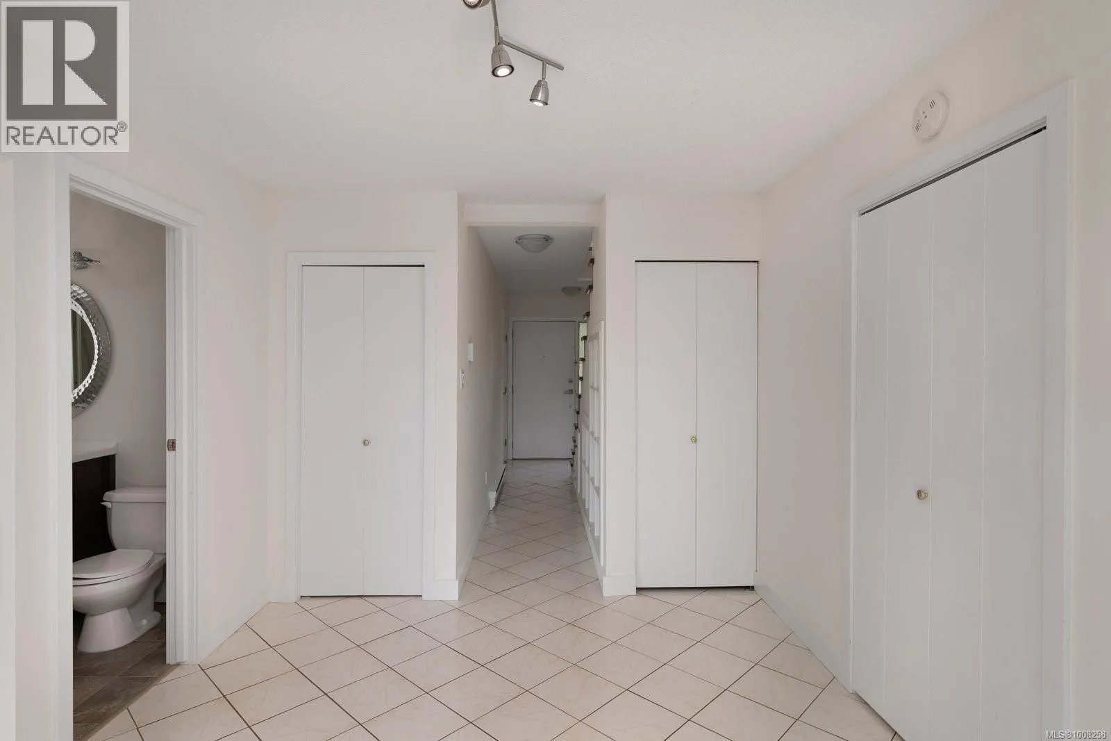 3 2654 Lancelot Pl
