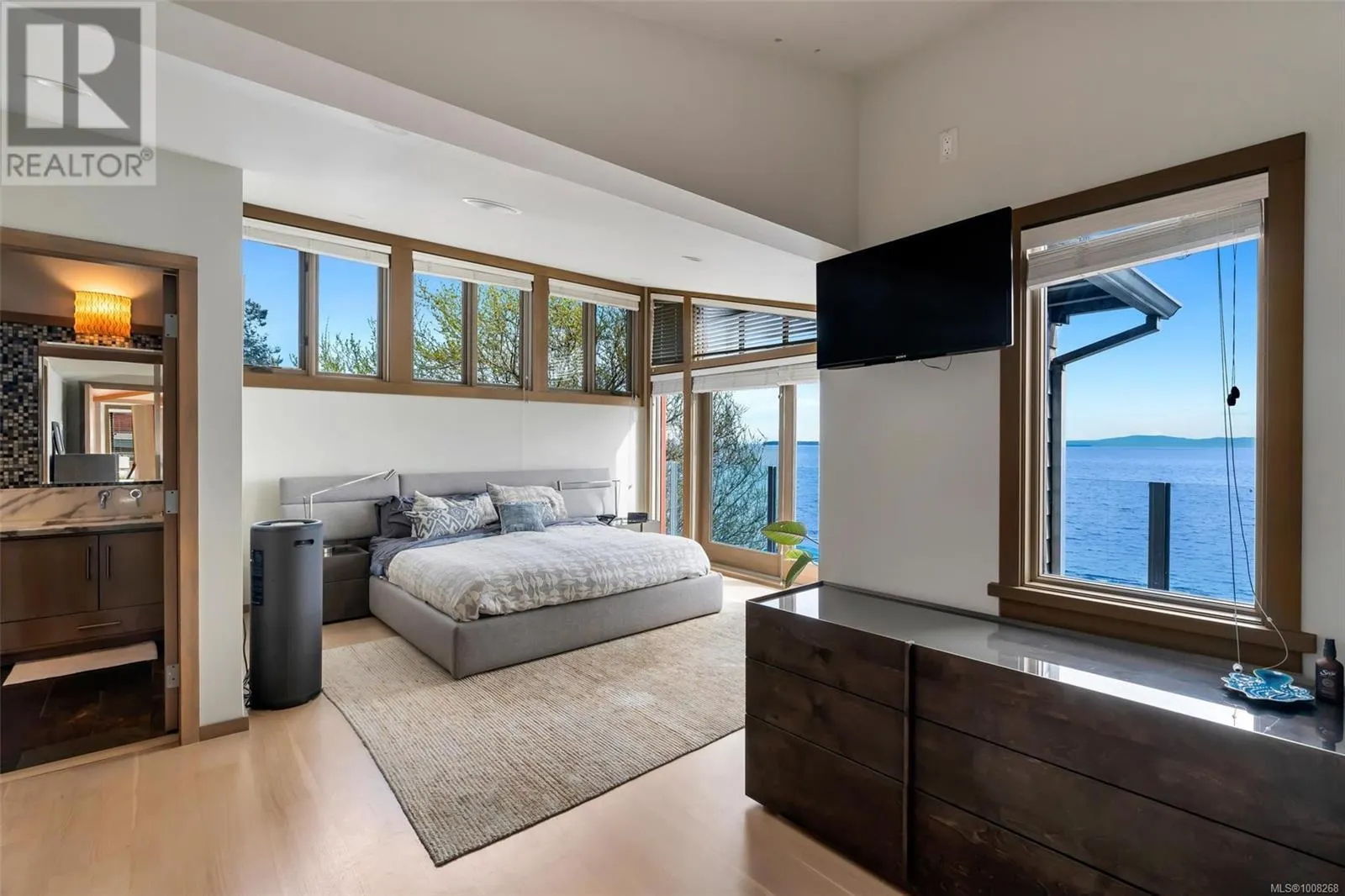 5073 Cordova Bay Rd