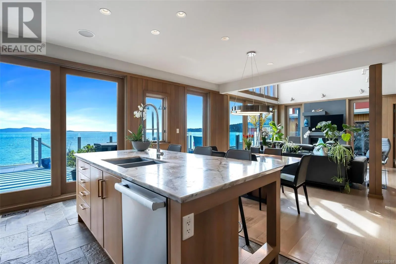 5073 Cordova Bay Rd