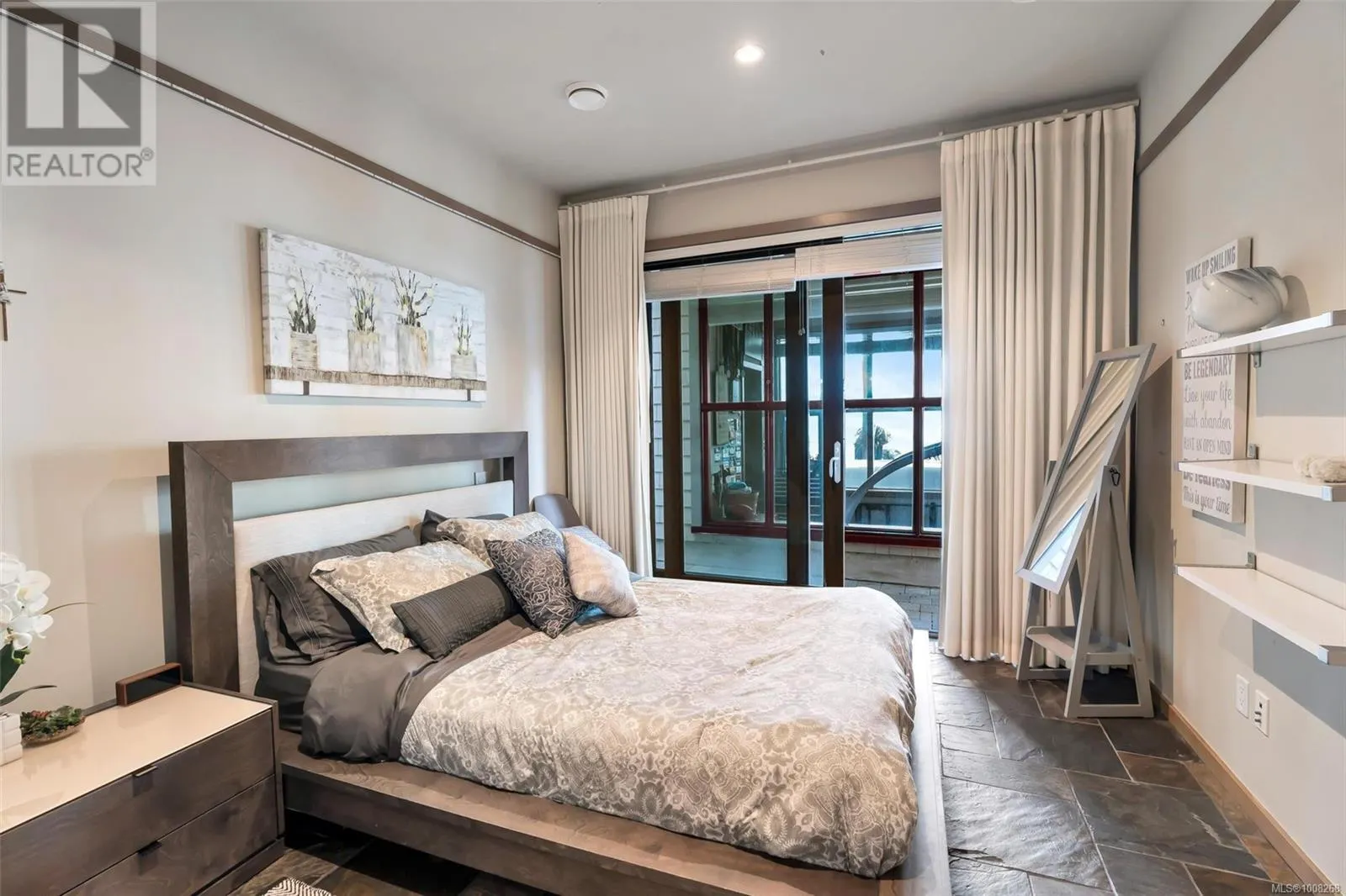 5073 Cordova Bay Rd