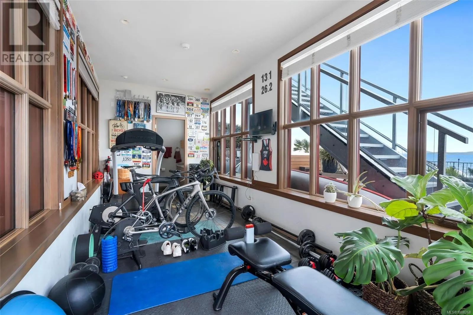 5073 Cordova Bay Rd