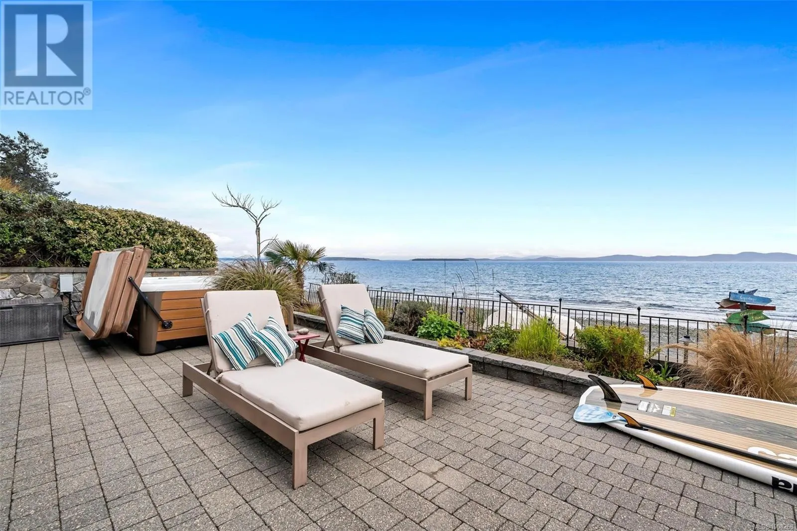 5073 Cordova Bay Rd