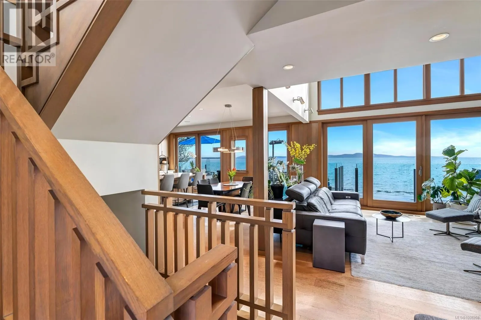 5073 Cordova Bay Rd