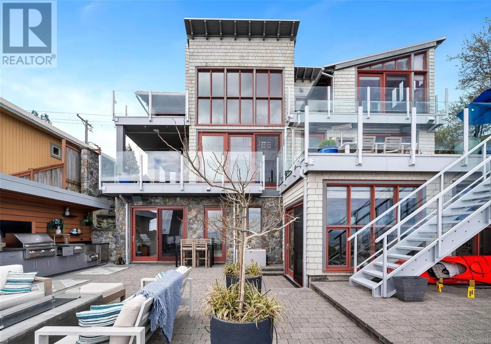 5073 Cordova Bay Rd