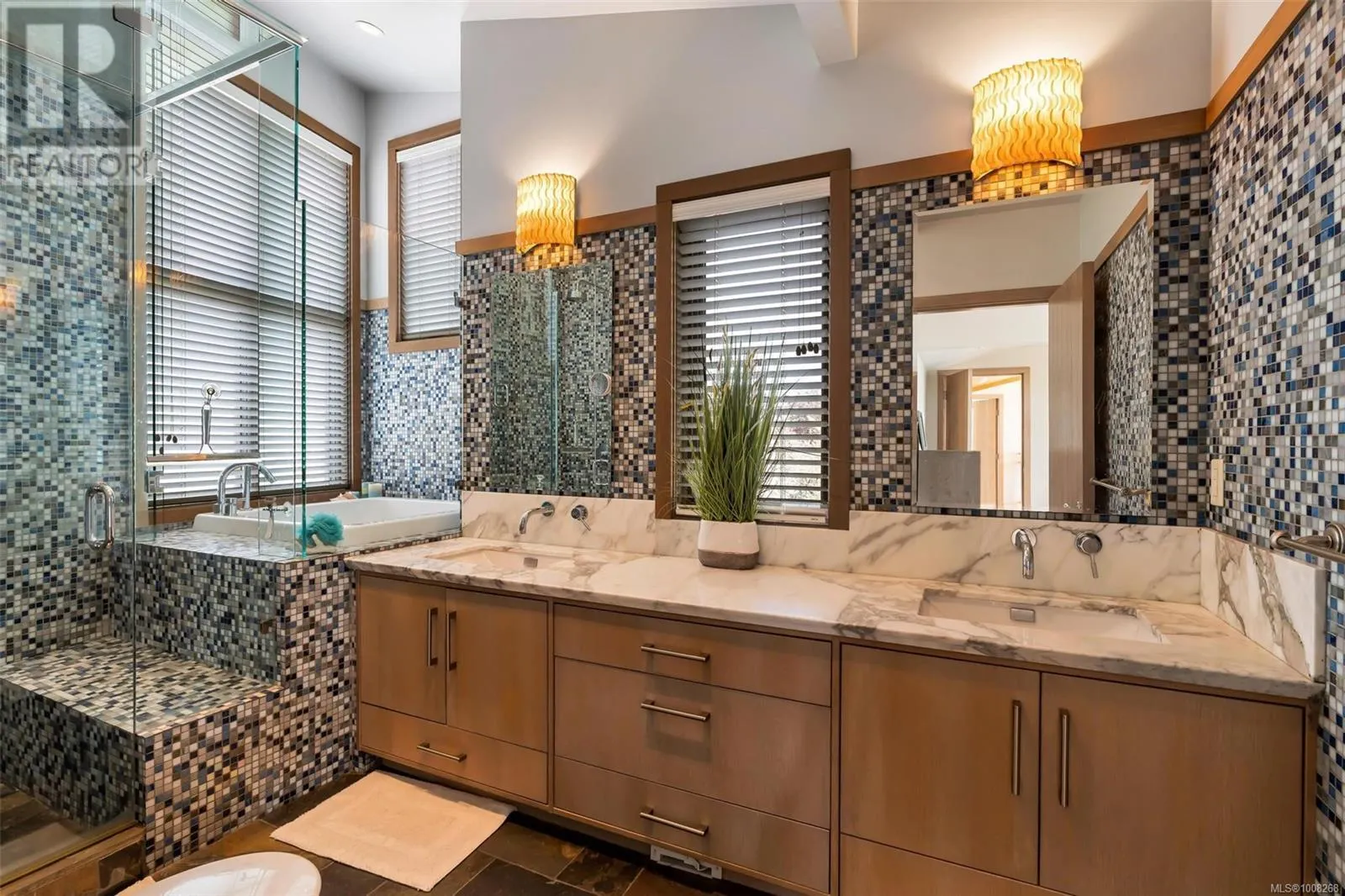 5073 Cordova Bay Rd